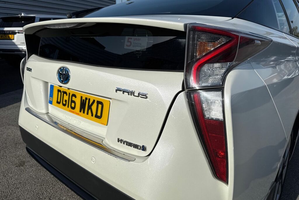 Toyota Prius+ Business Edition Plus White #29