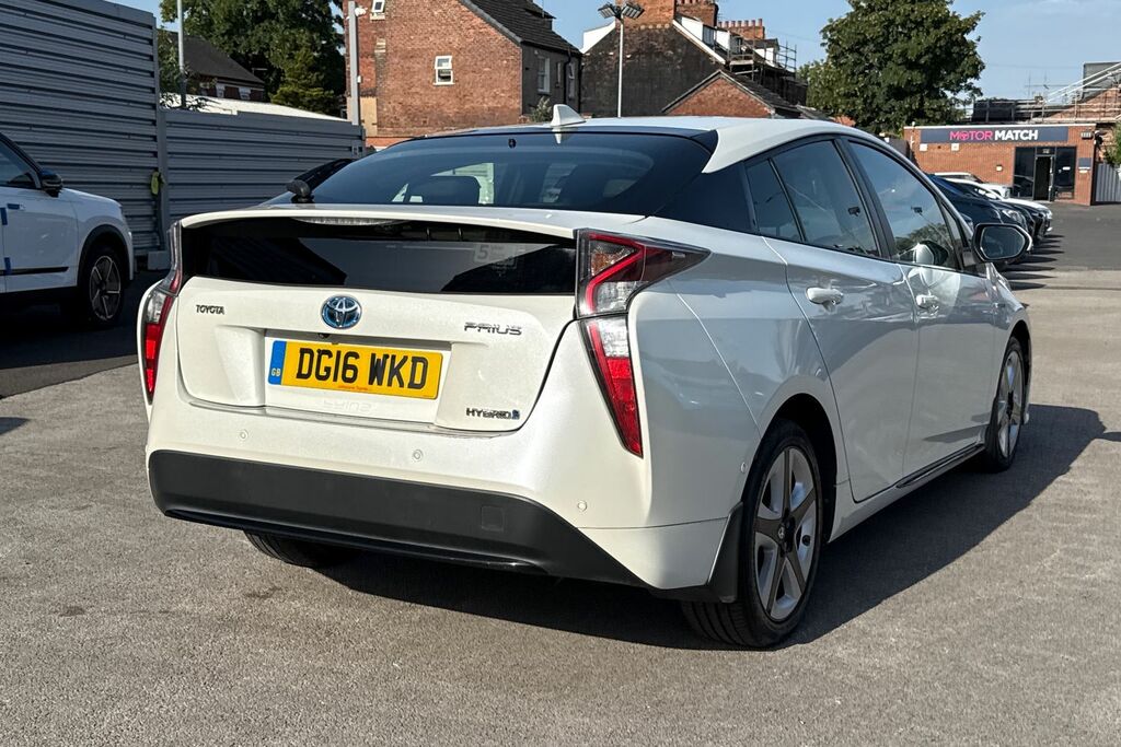 Toyota Prius+ Business Edition Plus White #24