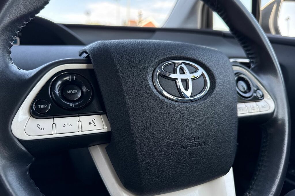 Toyota Prius+ Business Edition Plus White #48