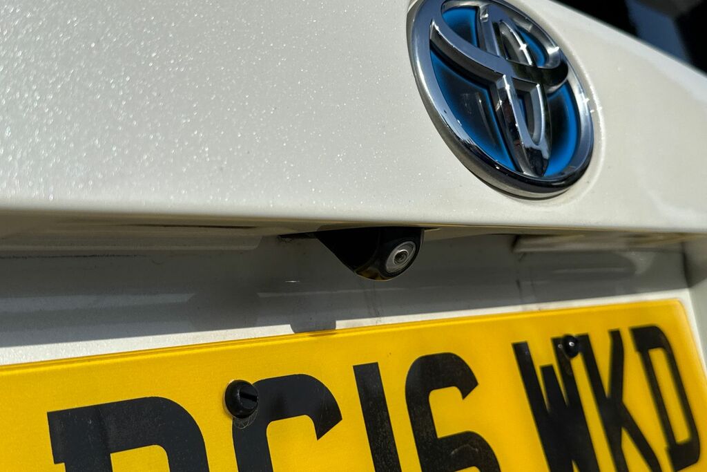 Toyota Prius+ Business Edition Plus White #28