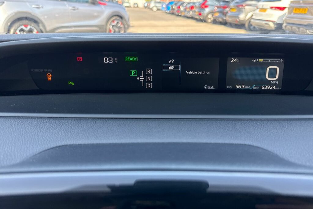 Toyota Prius+ Business Edition Plus White #37