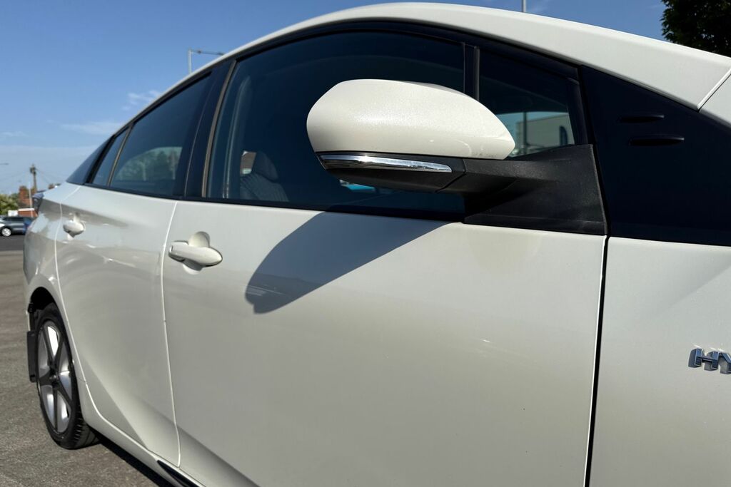 Toyota Prius+ Business Edition Plus White #51