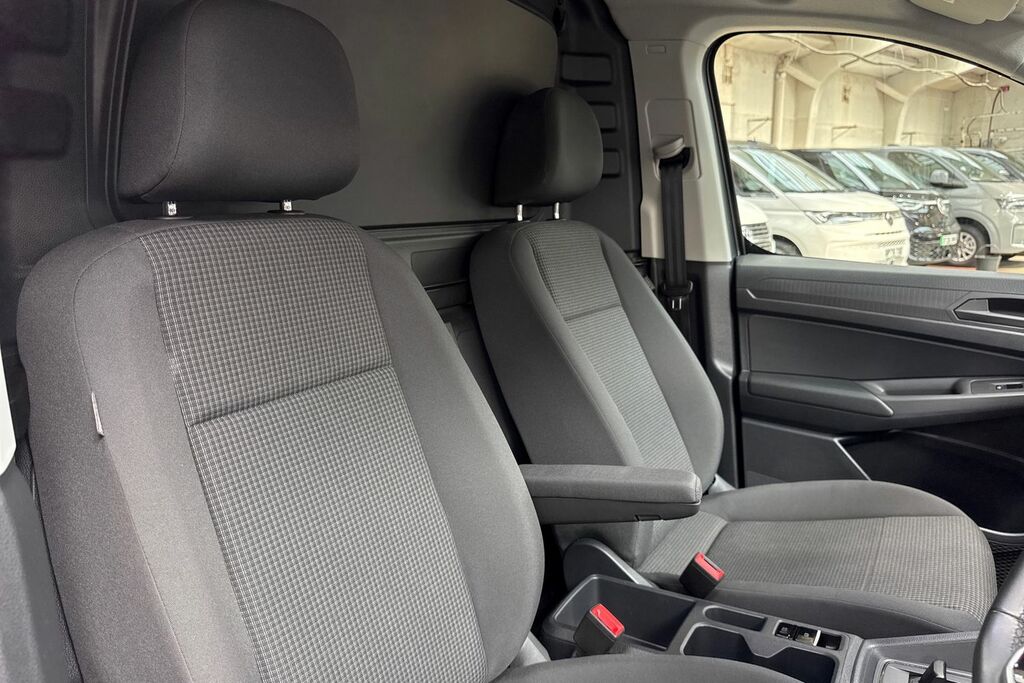 Volkswagen Caddy C20 Cargo Commerce Pro 122 Ps 2.0 Tdi 7Sp Dsg - Le Black #23