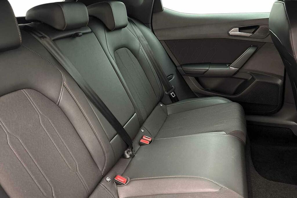 Cupra Leon 2.0 Tsi 300 Vz3 Dsgpanoramic Sunroof White #9