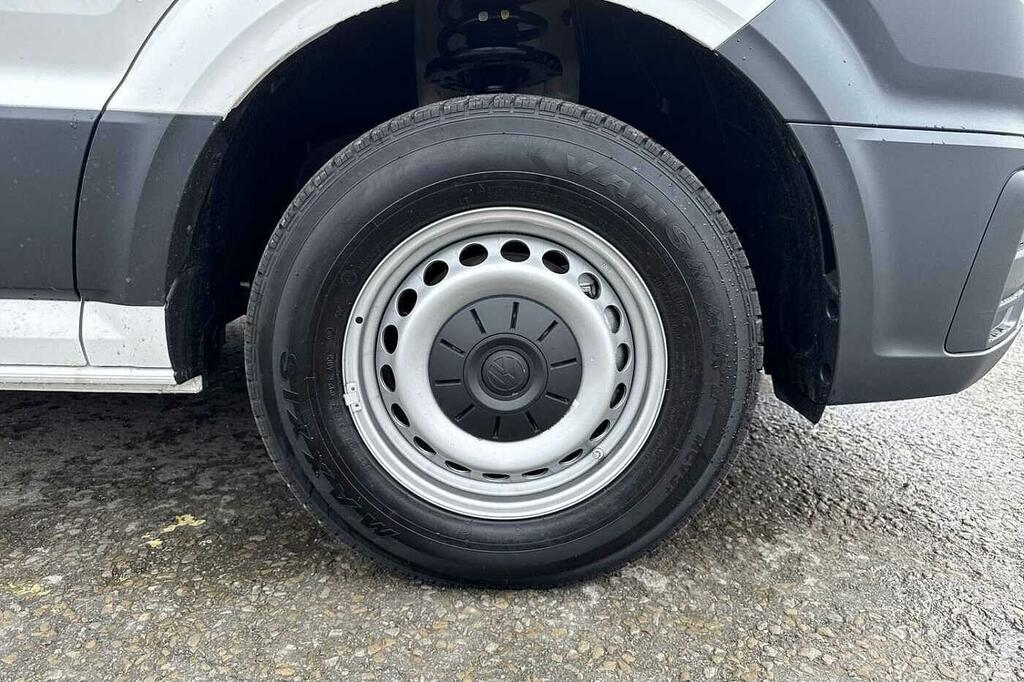 Volkswagen Crafter Cr30 Panel Van Commerce Mwb 140 Ps 2.0 Tdi 6Sp Man White #5