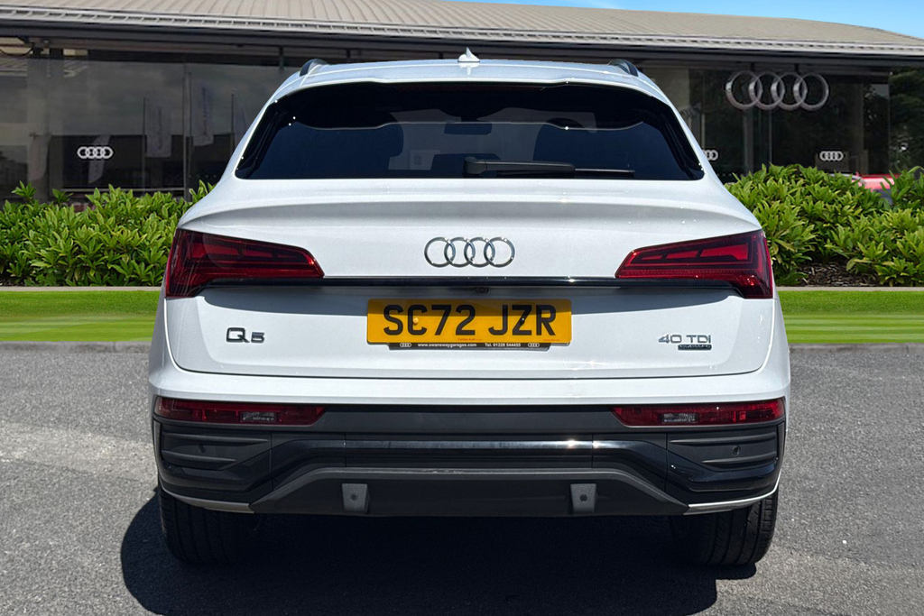 Audi Q5 Edition 1 40 Tdi Quattro 204 Ps S Tronic White #4