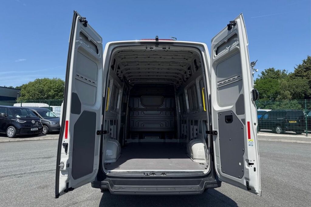 Volkswagen Crafter Cr35 Panel Van Commerce Plus Lwb 140 Ps 2.0 Tdi 8S Grey #6