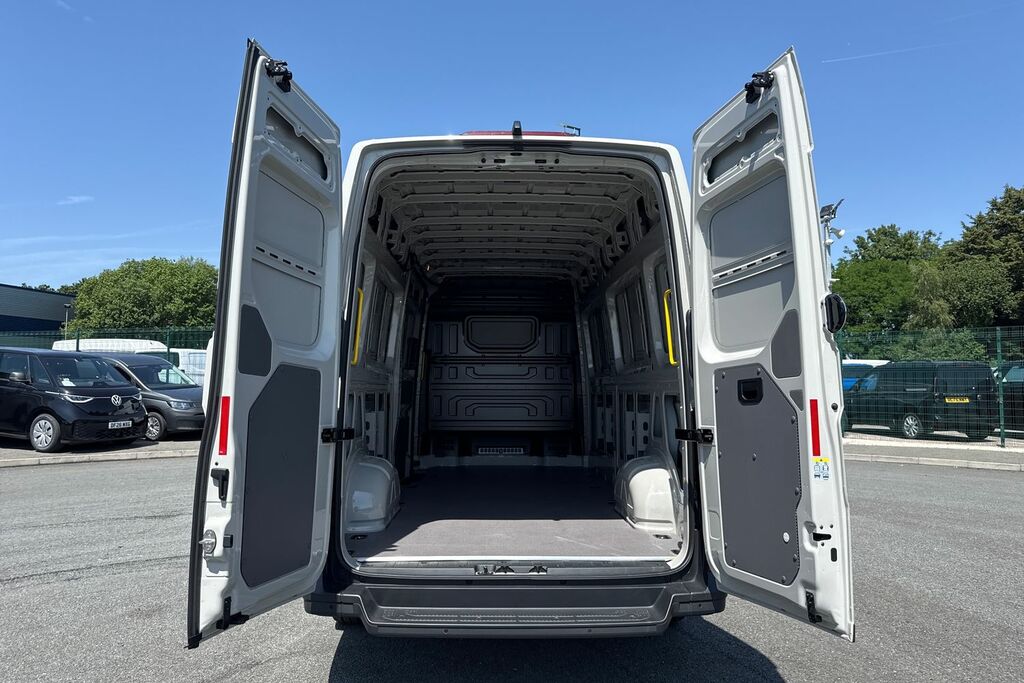 Volkswagen Crafter Cr35 Panel Van Commerce Plus Lwb 140 Ps 2.0 Tdi 8S Grey #6