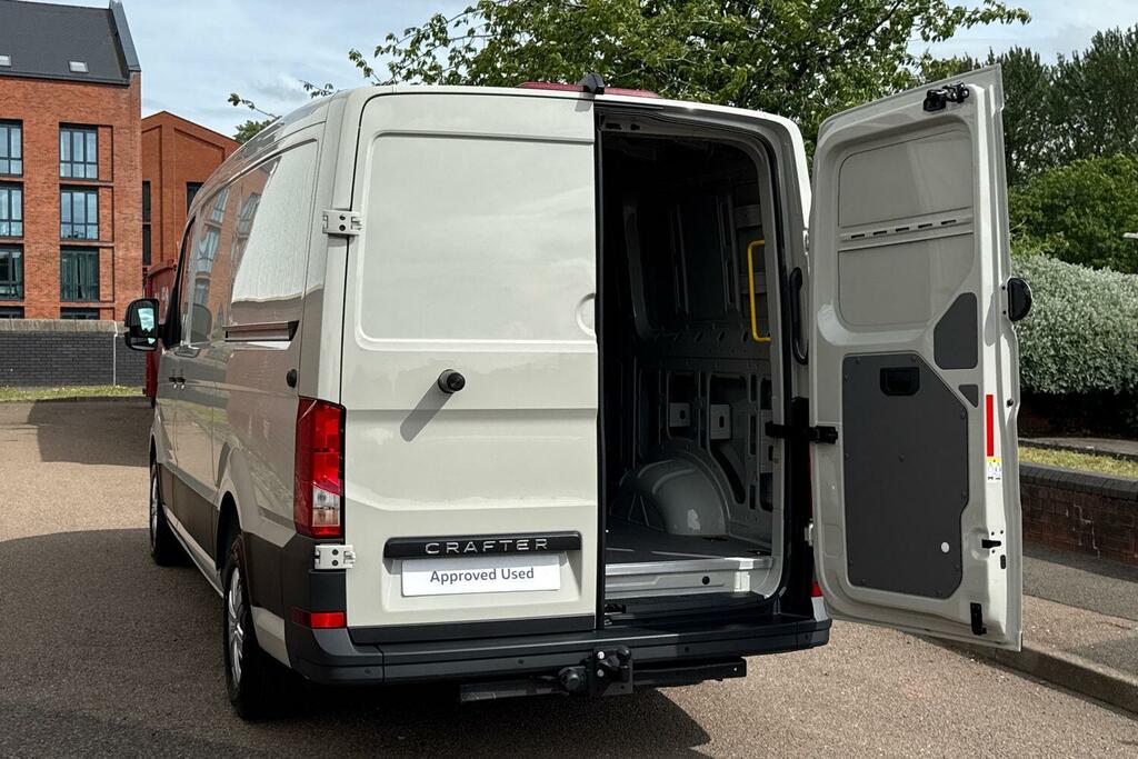 Volkswagen Crafter Cr35 Panel Van Commerce Plus Xlwb 177 Ps 2.0 Tdi 6 White #40