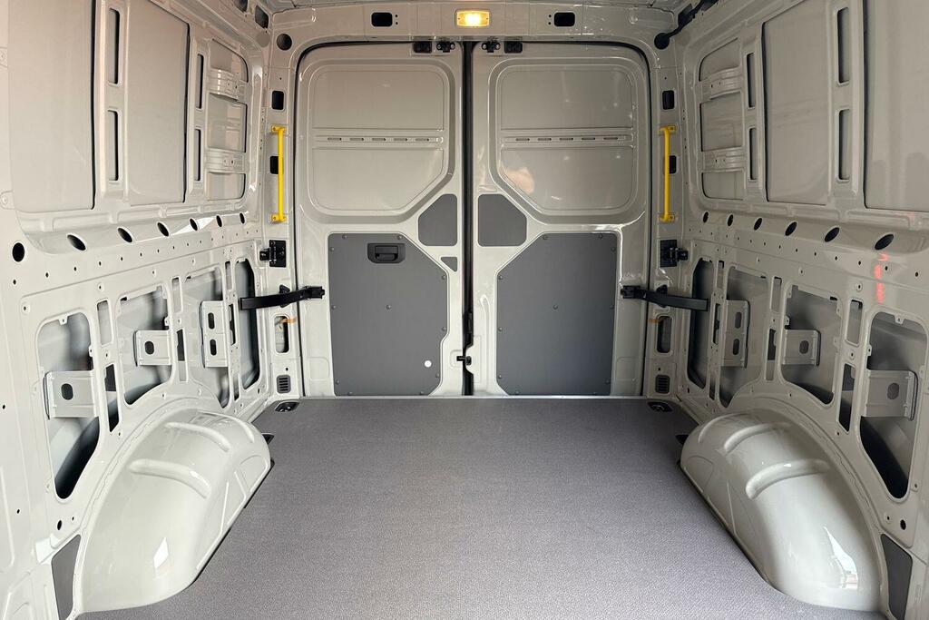 Volkswagen Crafter Cr35 Panel Van Commerce Plus Xlwb 177 Ps 2.0 Tdi 6 White #12