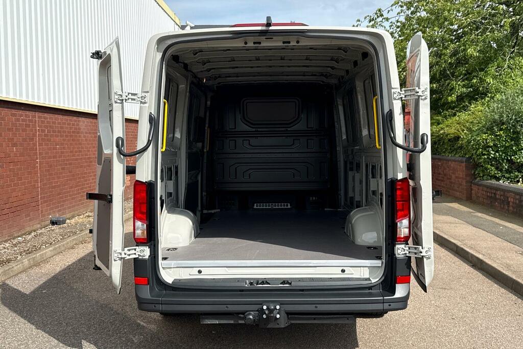 Volkswagen Crafter Cr35 Panel Van Commerce Plus Xlwb 177 Ps 2.0 Tdi 6 White #39