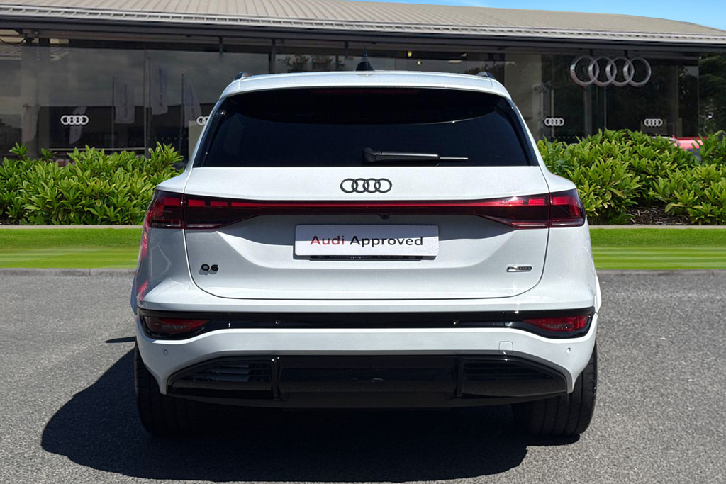 Audi Q6 E-Tron Q6 Suv Edition 1 E-tron Quattro 285,00 Kw White #4