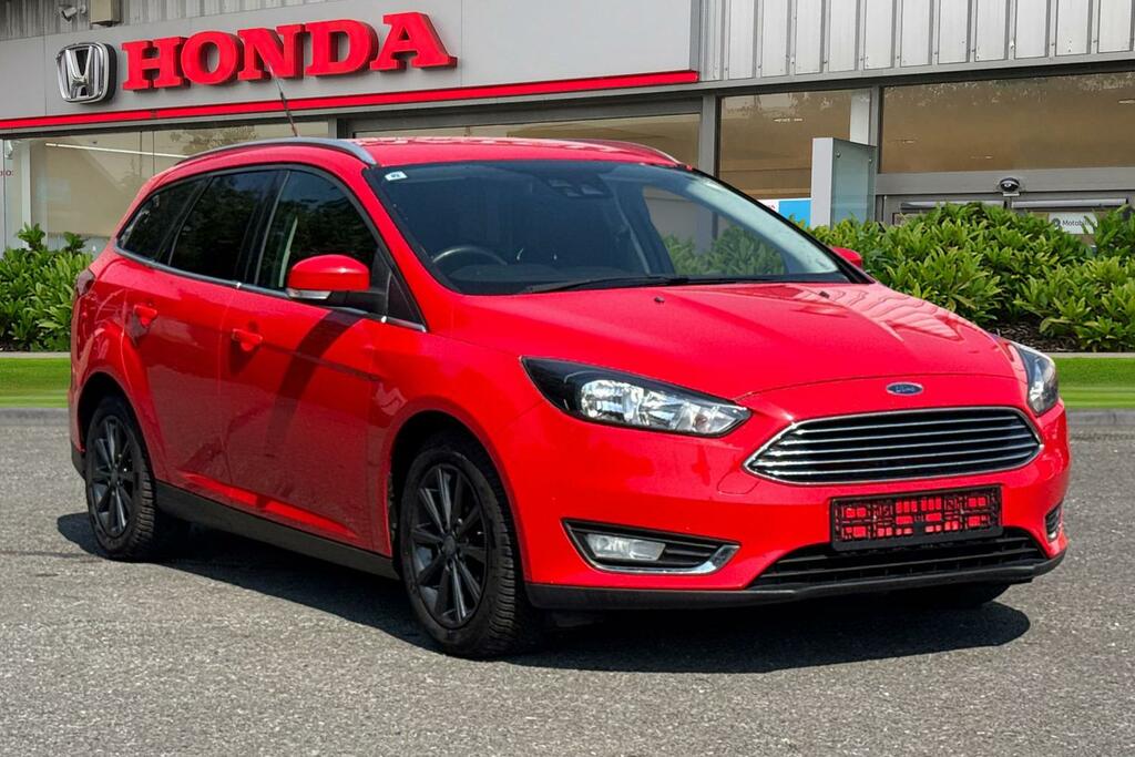 Ford Focus 1.6 Titanium Powershift Euro 6 Red