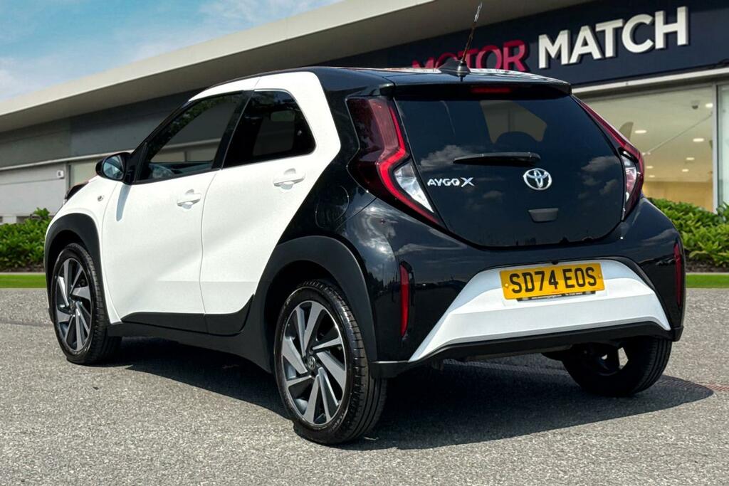 Toyota Aygo X 1.0 Vvt-i Edge Euro 6 Ss SD74EOS White #2