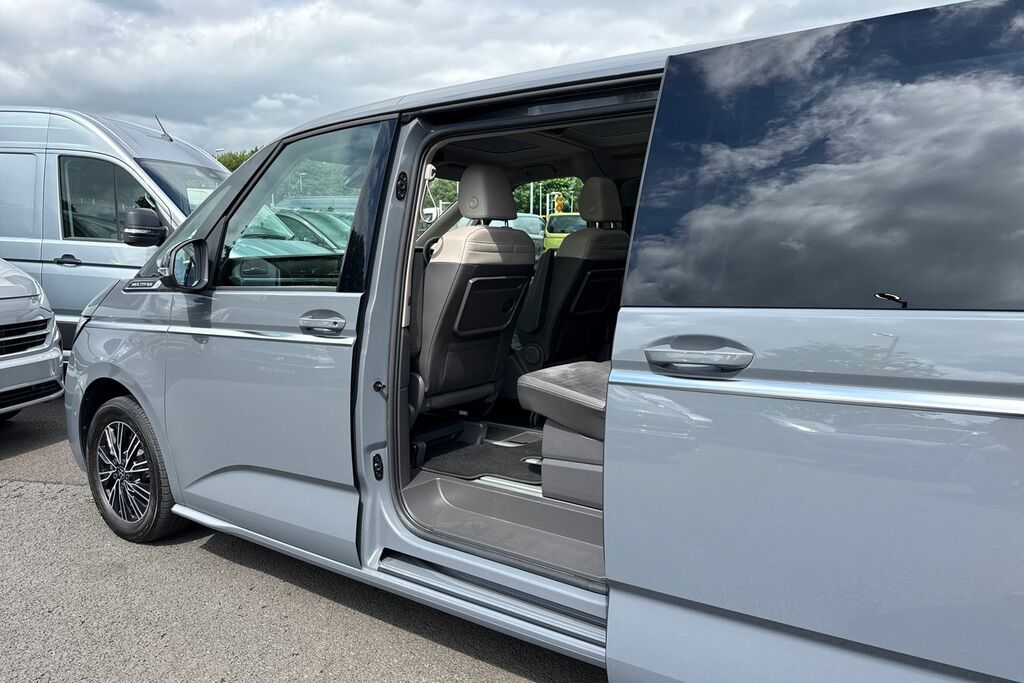 Volkswagen Multivan 1.4 Tsi 13Kwh Life Mpv Plug In Hybrid D Black #36