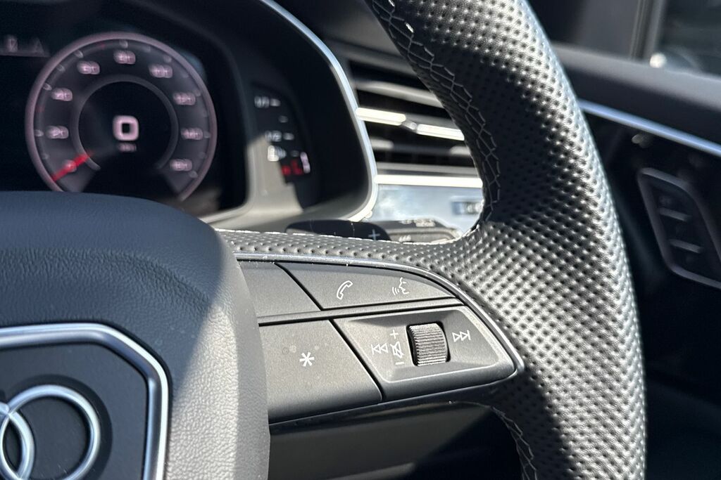 Audi Q8 Suv Launch Edition 55 Tfsi Quattro 340 Ps Tiptroni Black #25