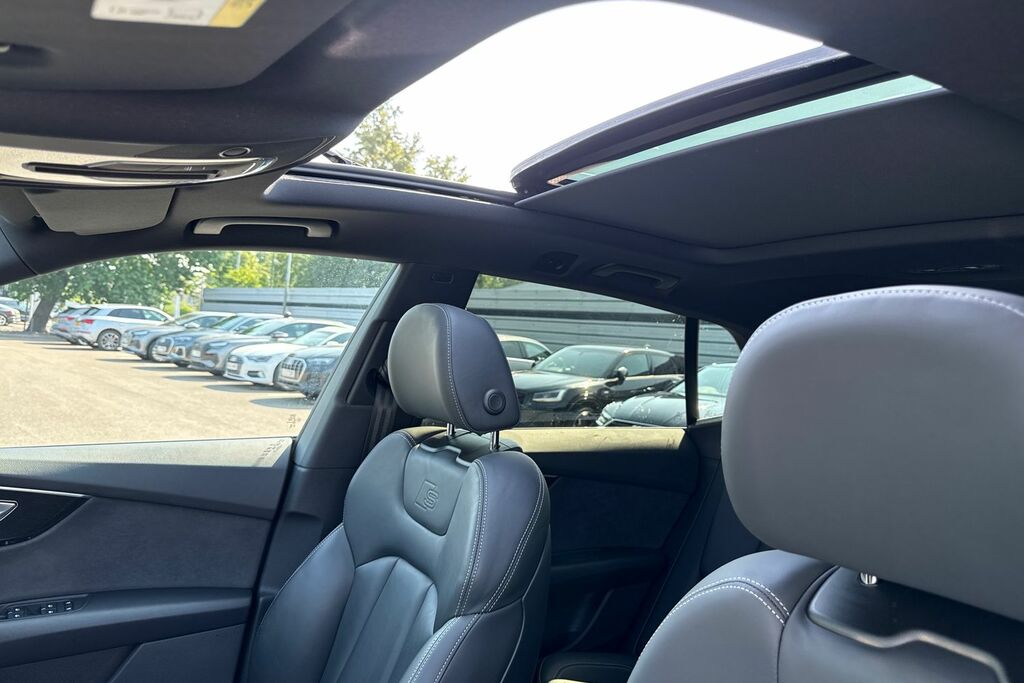 Audi Q8 Suv Launch Edition 55 Tfsi Quattro 340 Ps Tiptroni Black #24