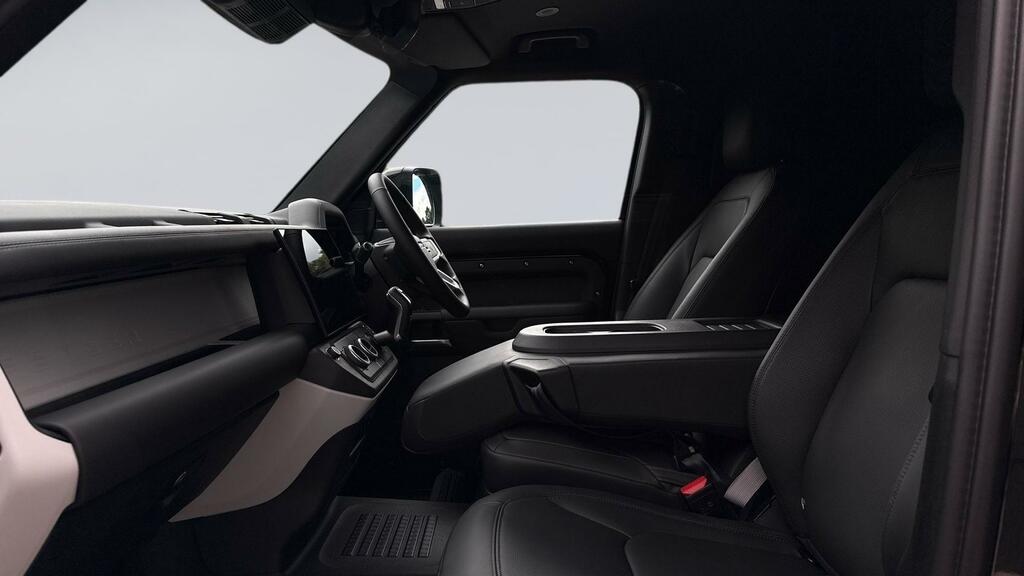 Land Rover Defender 3.0 D250 Hard Top X-dynamic Hse 3 Seat Black #3