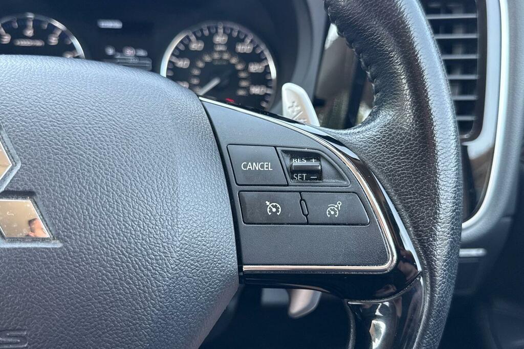 Mitsubishi Outlander 2.4H Twinmotor 13.8Kwh 5Hs Black #48