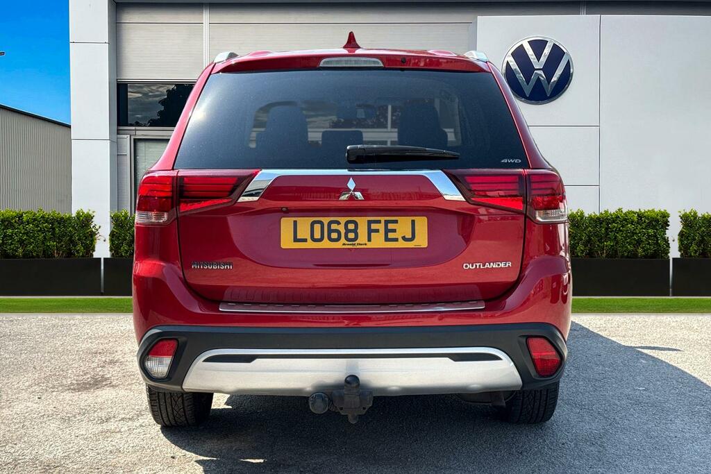 Mitsubishi Outlander 2.0 Mivec 4 Cvt 4Wd Euro 6 Ss Red #4