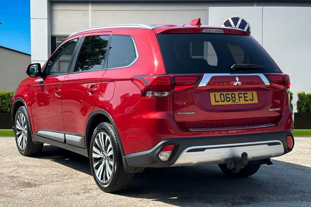 Mitsubishi Outlander 2.0 Mivec 4 Cvt 4Wd Euro 6 Ss Red #2