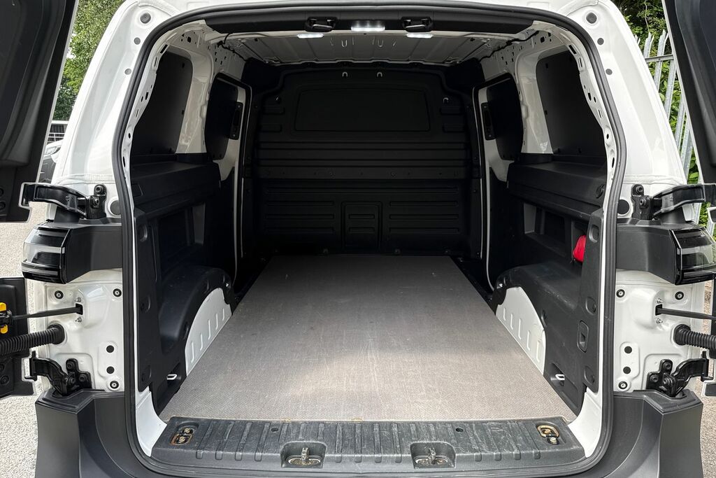 Volkswagen ID.Buzz 210Kw Commerce 79Kwh White #6
