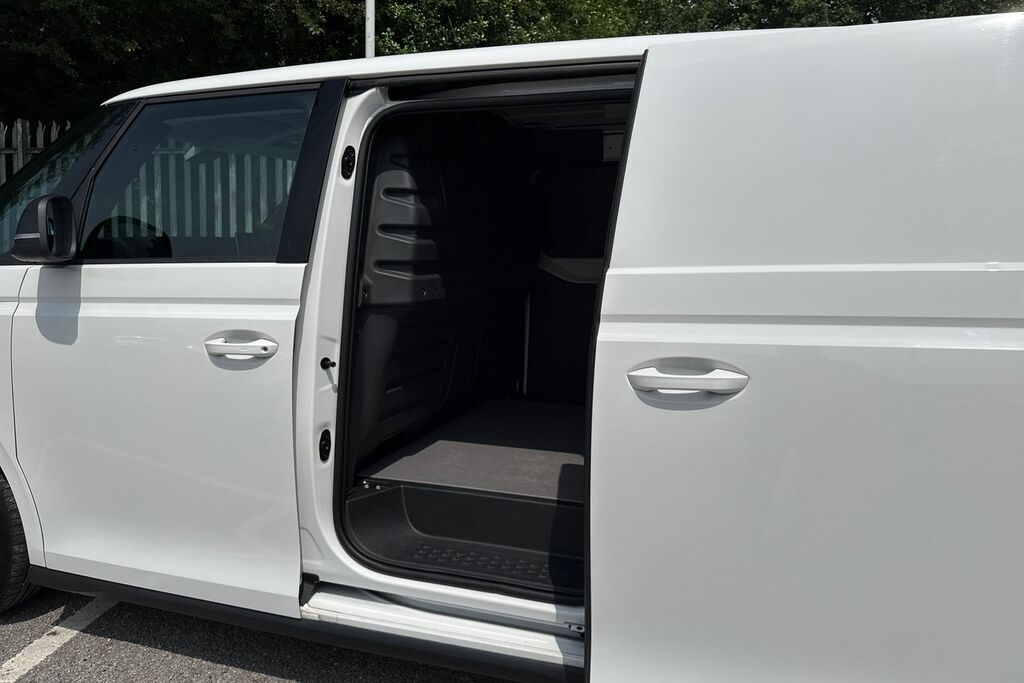 Volkswagen ID.Buzz Pro 86Kwh Life Mpv Silver #32