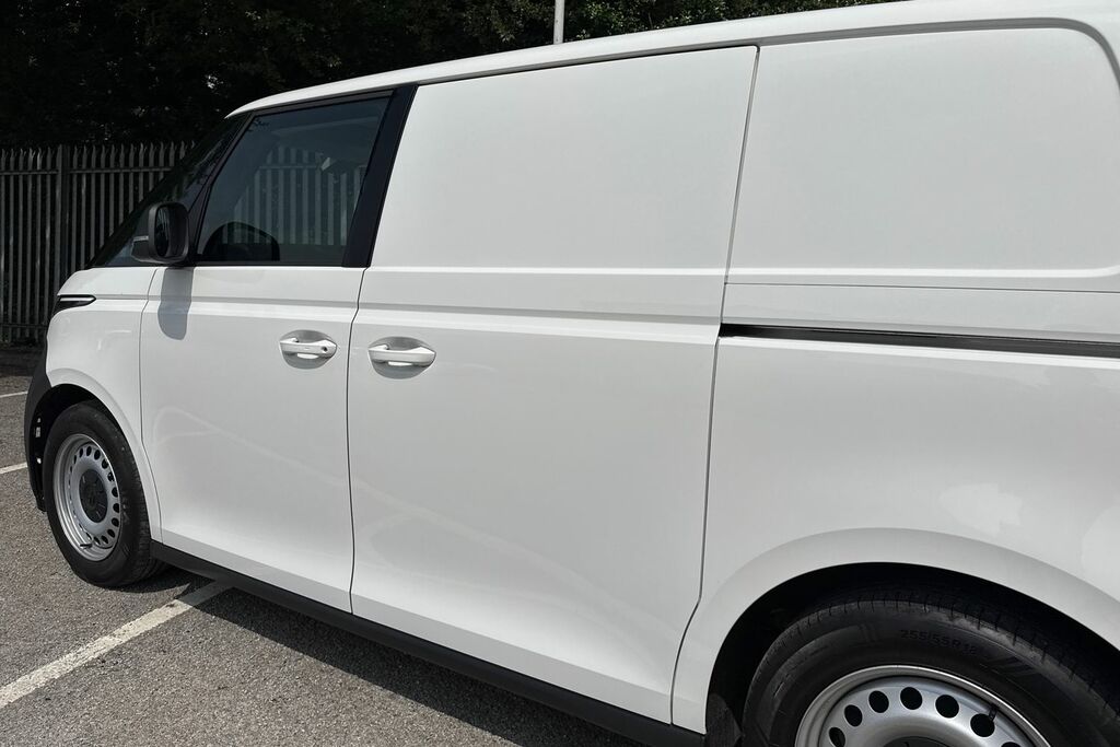 Volkswagen ID.Buzz Pro 86Kwh Life Mpv Silver #31