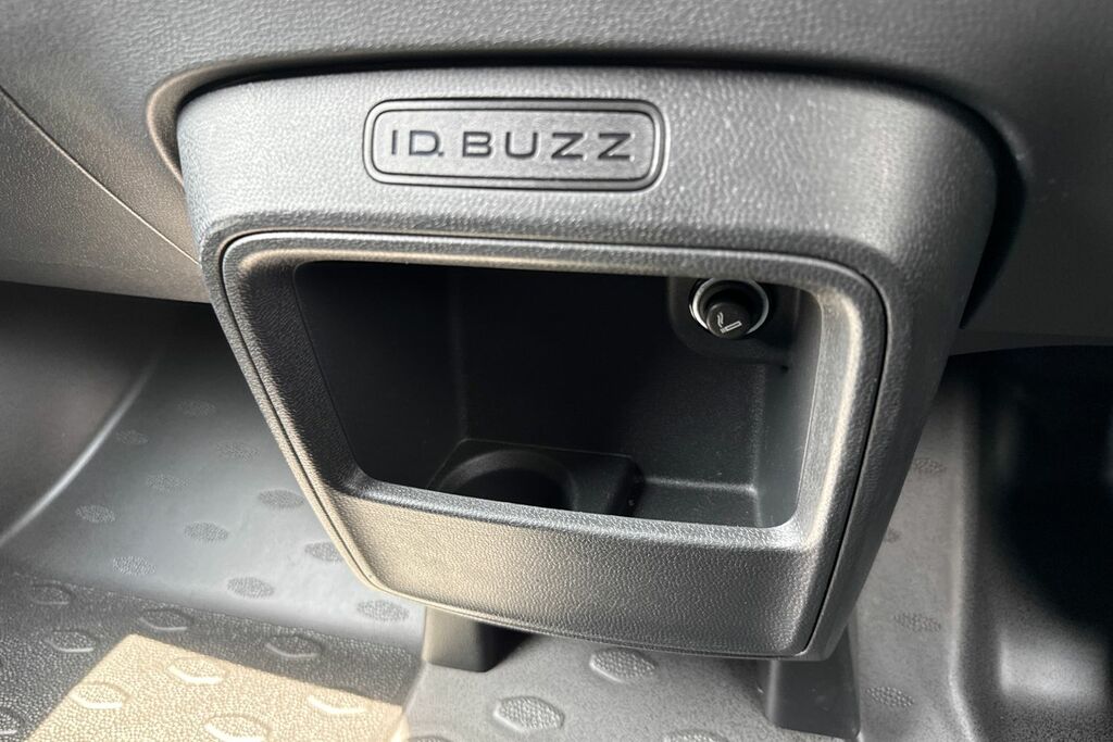 Volkswagen ID.Buzz Pro 86Kwh Life Mpv Silver #44