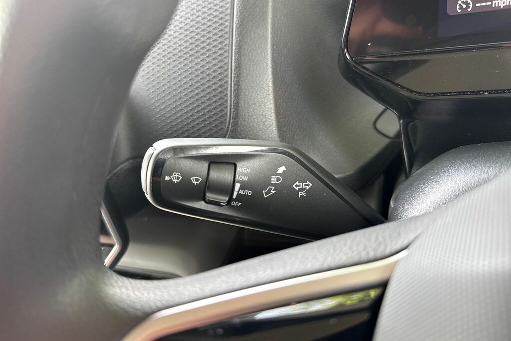 Volkswagen ID.Buzz Pro 86Kwh Life Mpv Silver #37