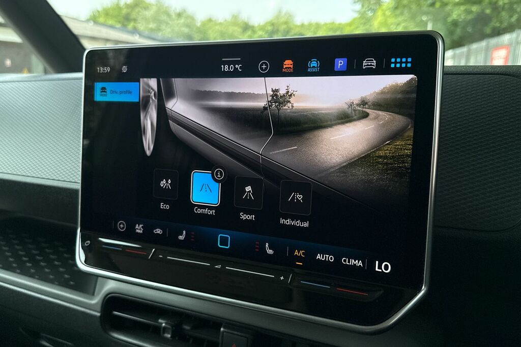 Volkswagen ID.Buzz Pro 86Kwh Life Mpv Silver #42