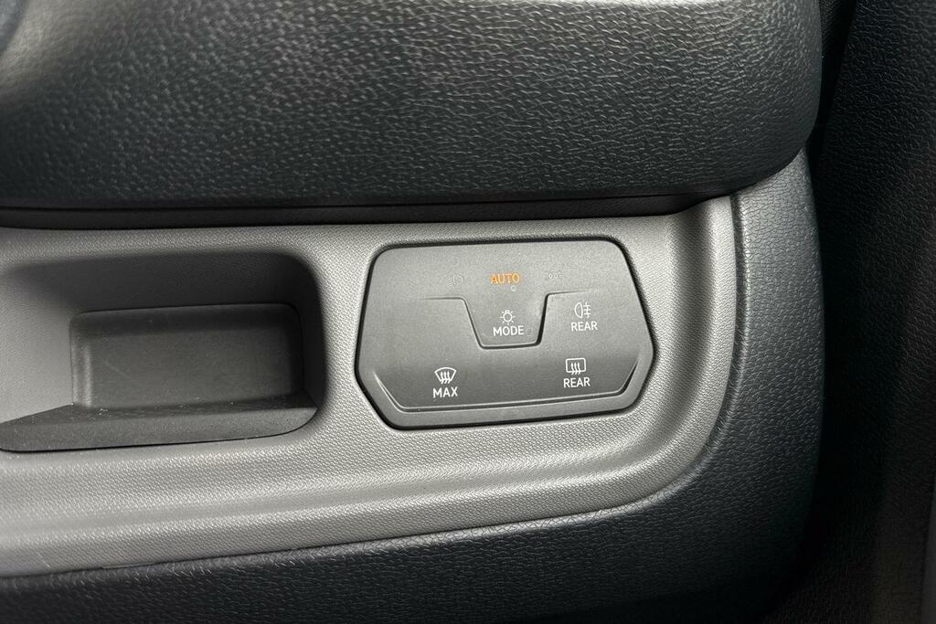 Volkswagen ID.Buzz Pro 86Kwh Life Mpv Orange #34