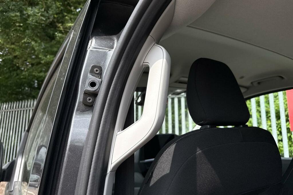 Volkswagen Transporter T30 Tdi 150 Van Commerce Pro Swb Green #37