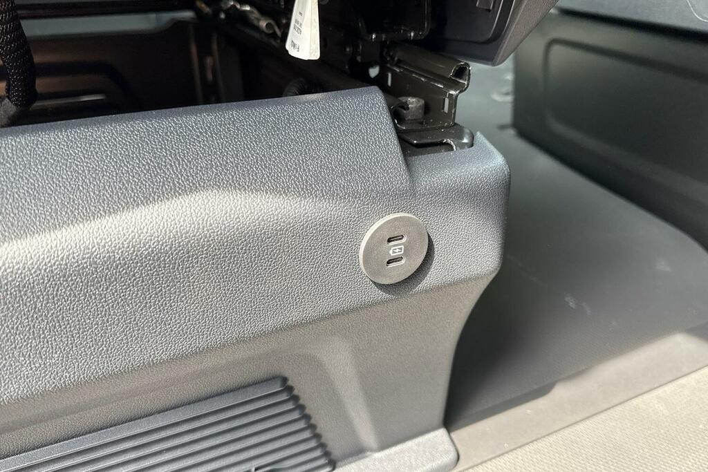 Volkswagen Transporter T30 Tdi 150 Van Commerce Pro Swb Green #35