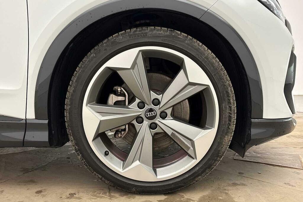 Audi Q4 E Tron Q4 Black Edition 45 E-tron 210,00 Kw White #5