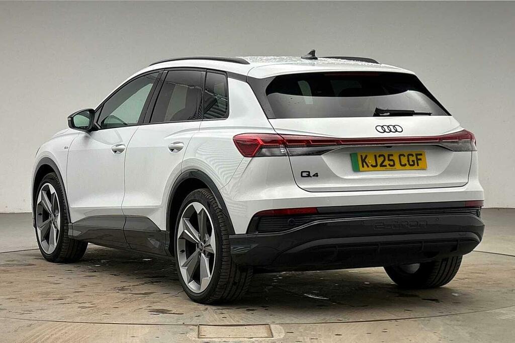 Audi Q4 E Tron Q4 Black Edition 45 E-tron 210,00 Kw White #3