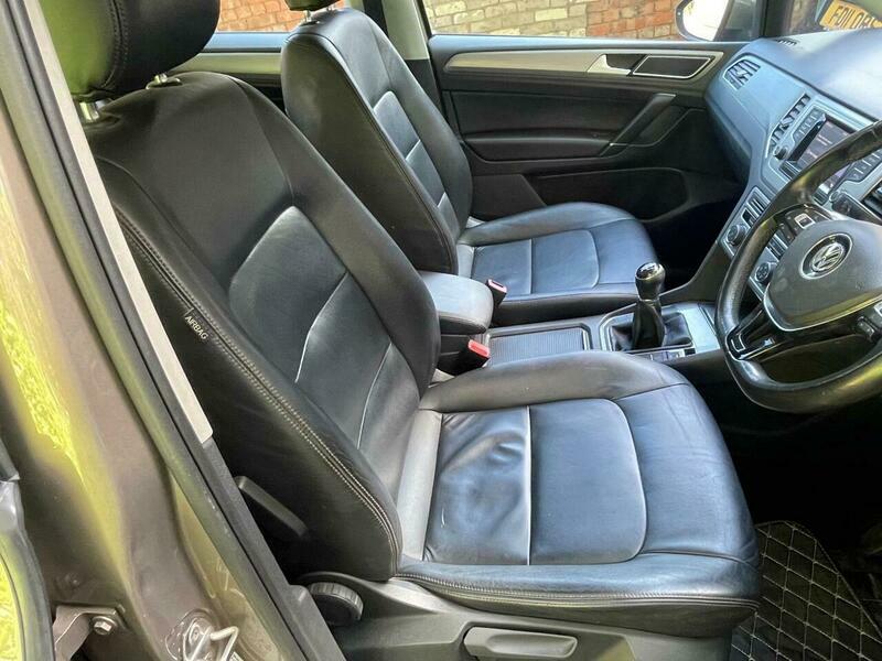 Volkswagen Golf 1.6 Tdi Bluemotion Tech RO64KXA Gold #4