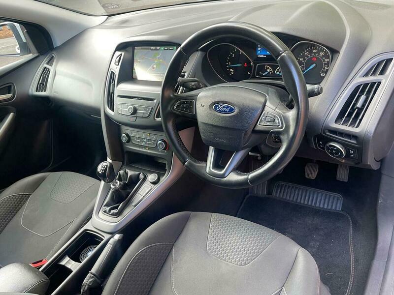 Ford Focus 1.5 Tdci Zetec Euro Silver #2