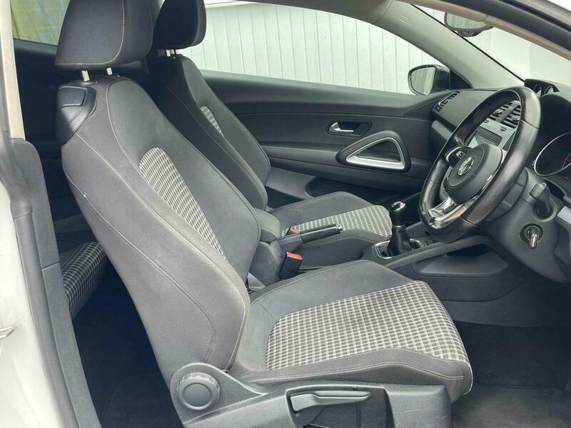 Volkswagen Scirocco 2.0 Tdi Bluemotion Tech White #4