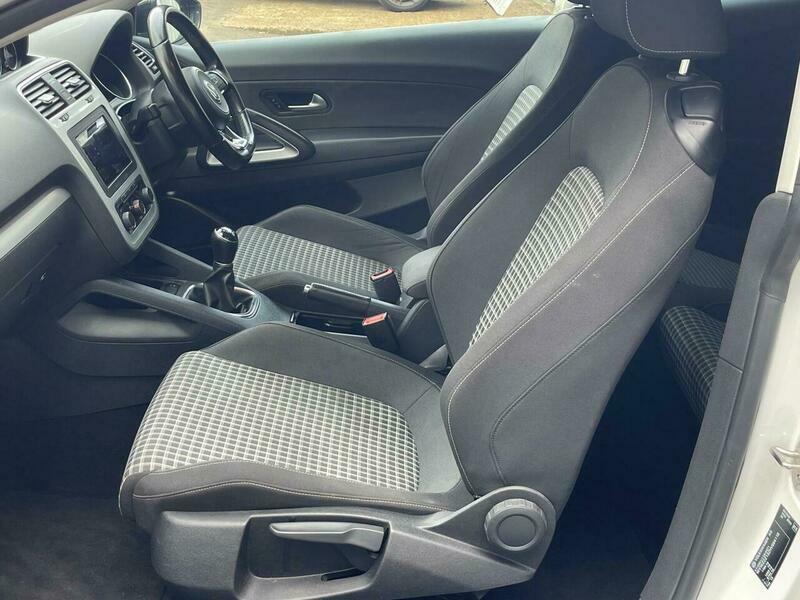 Volkswagen Scirocco 2.0 Tdi Bluemotion Tech White #5