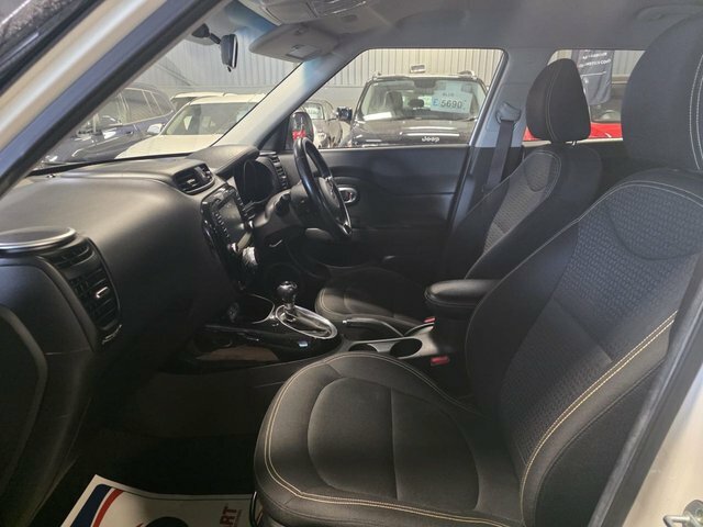 Kia Soul Soul Connect Crdi White #5