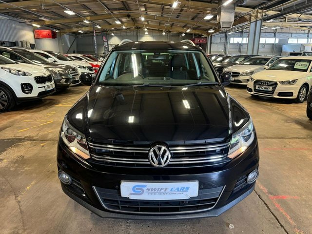 Volkswagen Tiguan Suv CE15OWK Black #2