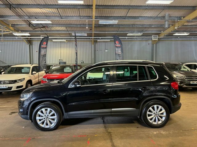 Volkswagen Tiguan Suv CE15OWK Black #4