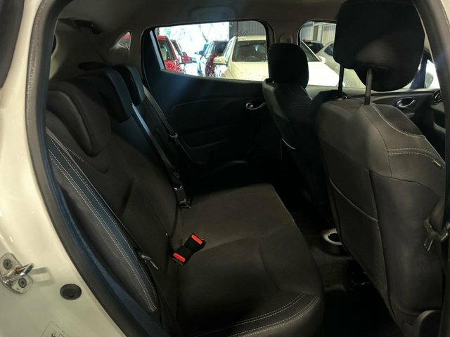 Renault Clio Dci Signature Nav Hatchback Grey #8
