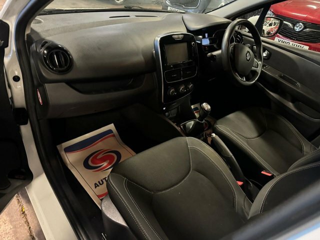 Renault Clio Dci Signature Nav Hatchback Grey #11
