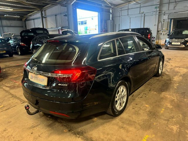 Vauxhall Insignia Estate Green #4