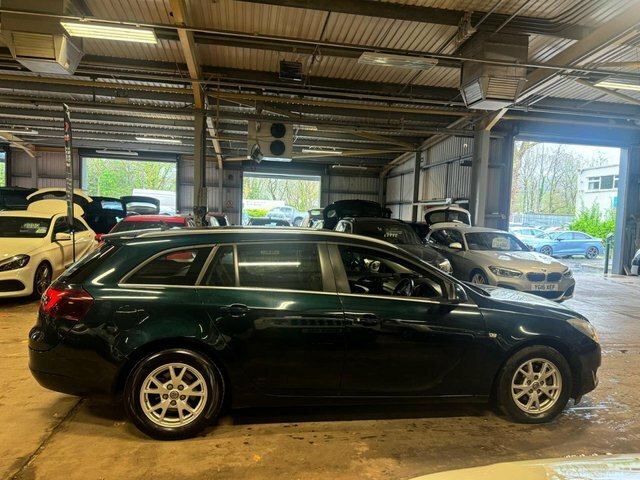 Vauxhall Insignia Estate Green #5