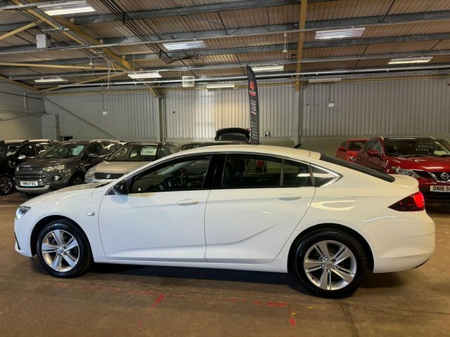 Vauxhall Insignia Insignia Sri Nav Td White #4