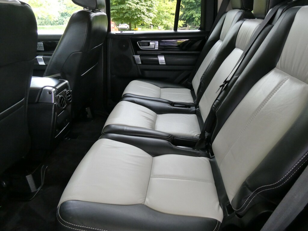 Land Rover Discovery Sdv6 Hse Luxury Black #21