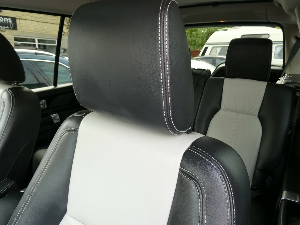 Land Rover Discovery Sdv6 Hse Luxury Black #15